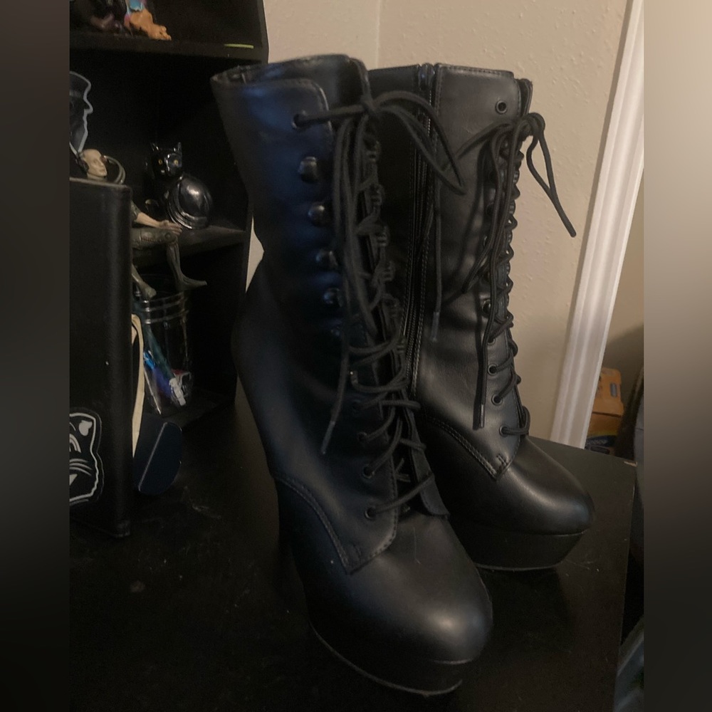PLEASER SHOES